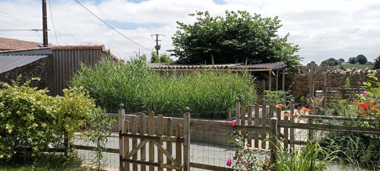 Charmant gîte à la campagne, proche du Puy du Fou, Les Charmes de Castellariis Pouzauges Exterior foto